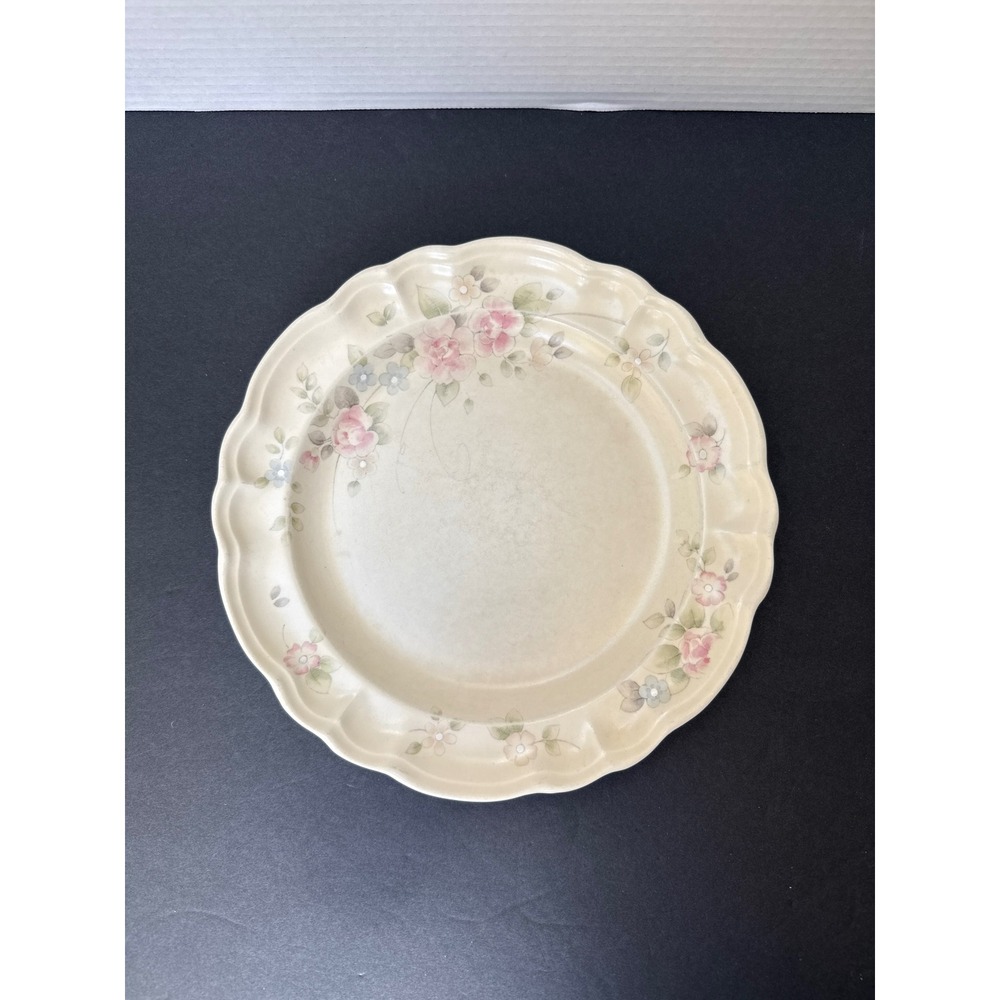 Pfaltzgraff Tea Rose Dinner Plate Scalloped Edge Pink Floral Stoneware 11 inch